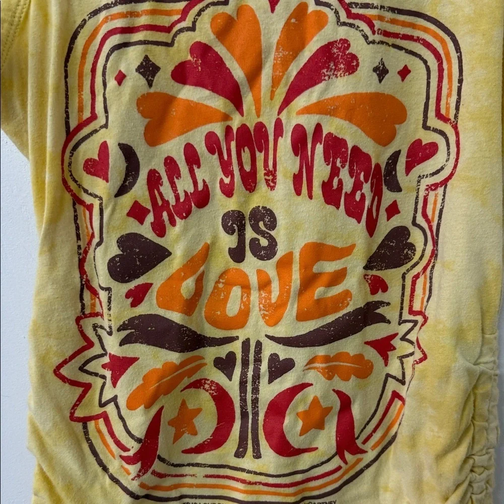 All you need is Love Graphic Tank Top